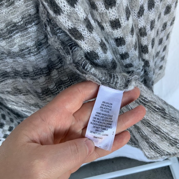 Lucy & Laurel | sweater - Picture 4 of 6